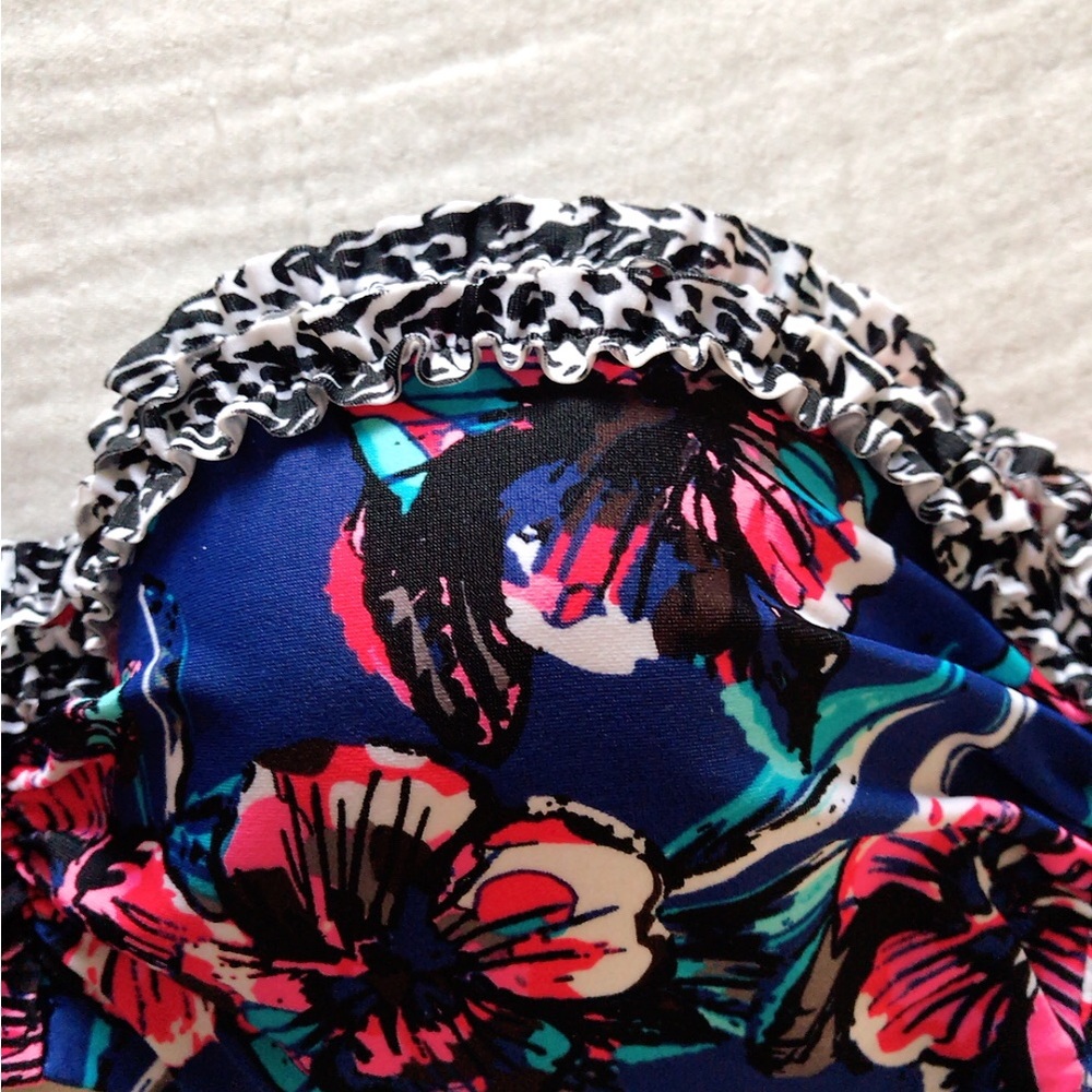 Strapless Ruffled Flower Bikini Top - Picture 3 of 4
